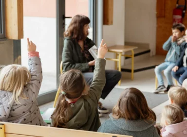 Photo — lecture en cercle